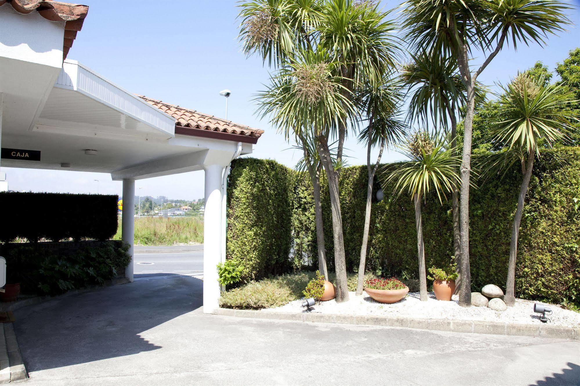 Motel Jardin Oleiros Exteriör bild