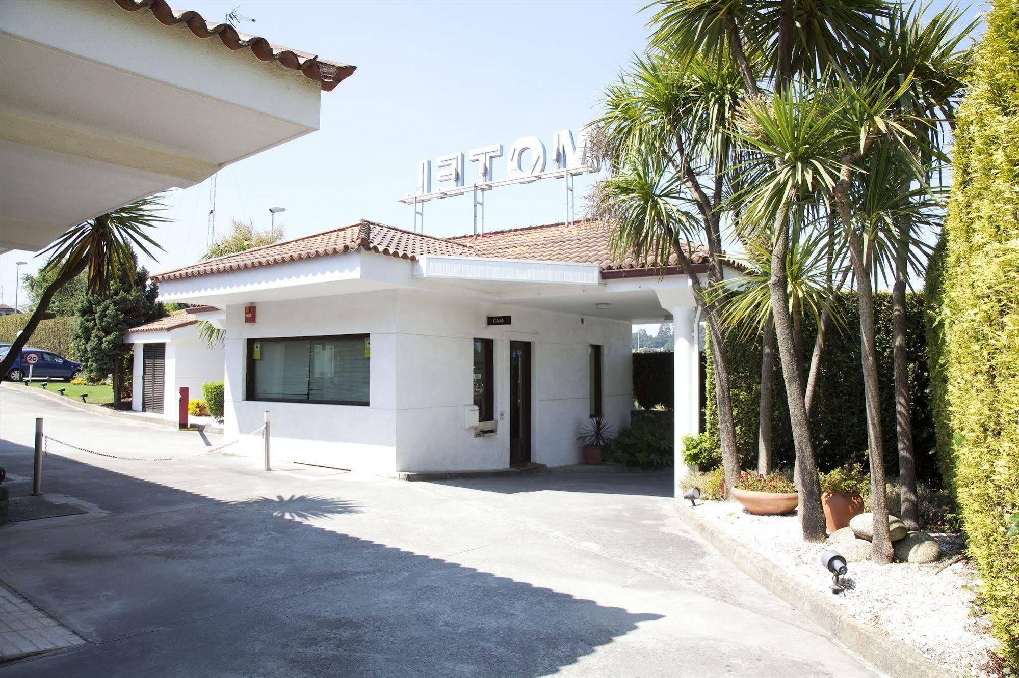 Motel Jardin Oleiros Exteriör bild