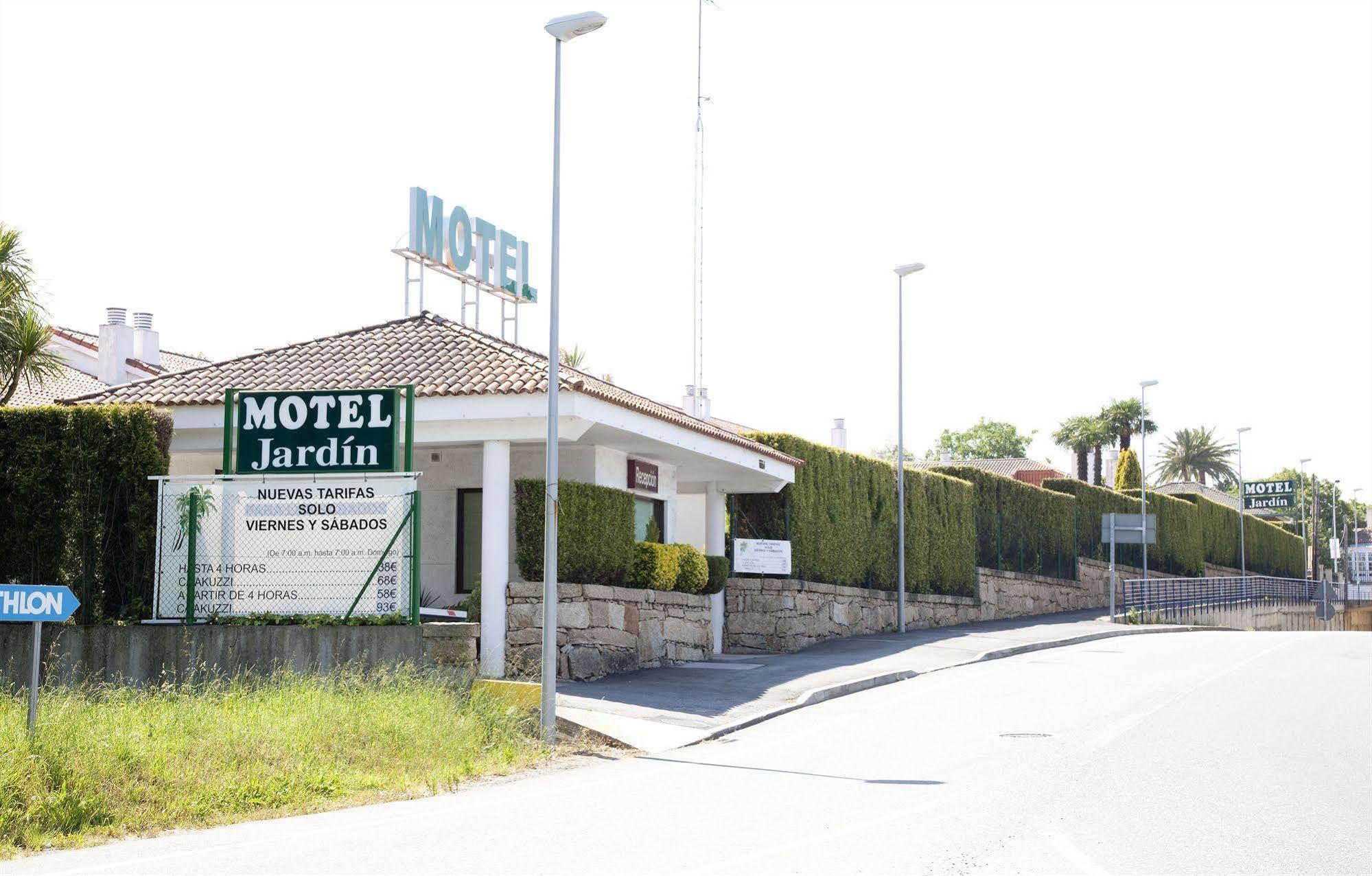 Motel Jardin Oleiros Exteriör bild