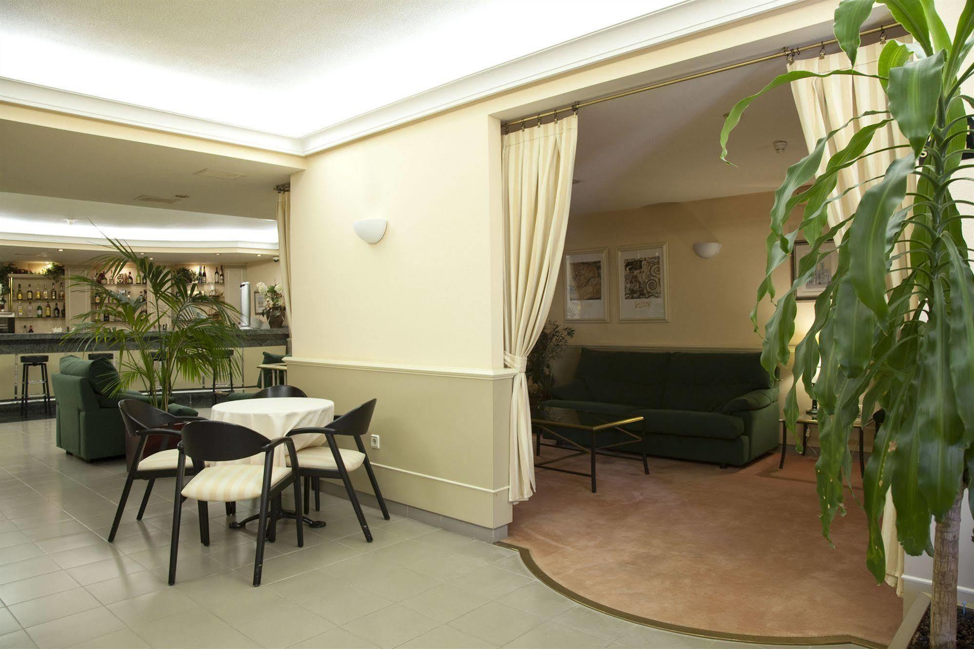 Motel Jardin Oleiros Exteriör bild