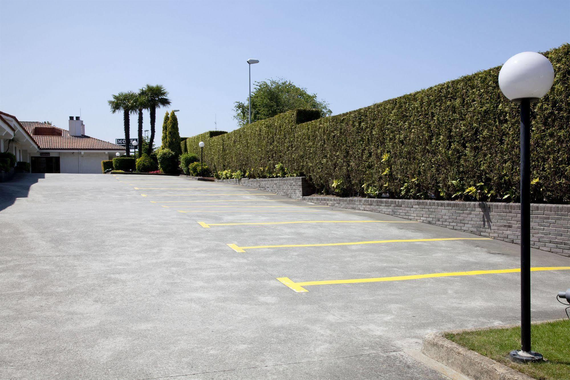Motel Jardin Oleiros Exteriör bild